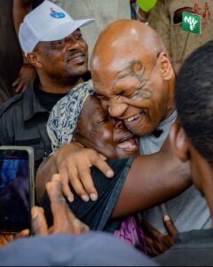 Mike Tyson émerveillé de son bref passage à Kinshasa : « Une expérience qui a changé ma vie » 16 Tyson2