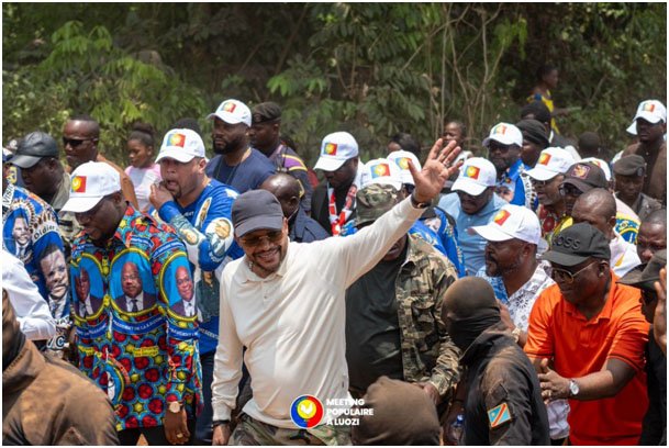 Alors que l’USN se déchire, changement de la Constitution : Budimbu conquiert le Kongo Central 12 1161 21